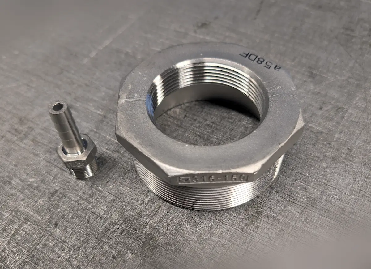 Teollisuusliittimet ja kierreosat Vaasa – Kumi-Järvinen Oy